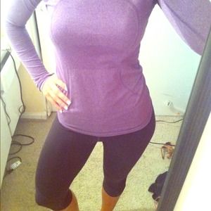 💢SOLD💢LULULEMON CROPS SIZE 8