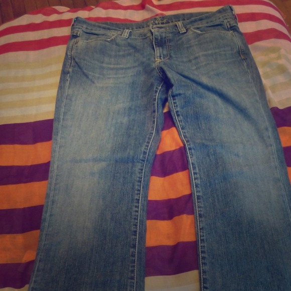 Old Navy "the flirt" jeans