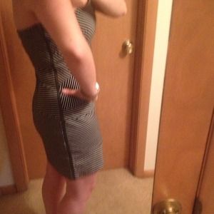 Banana Rep blk/wht side zip stripe strapless dress