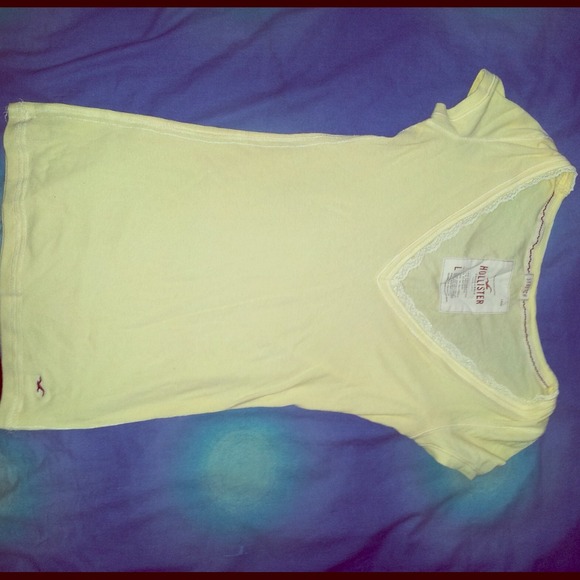 Hollister lace V-neck stretch fabric