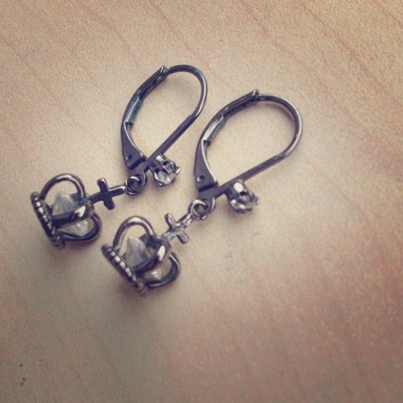 Juicy Crown Earrings