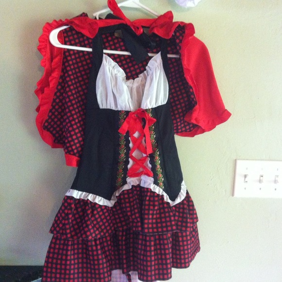 3PC. RAVISHING RED RIDING HOOD S/M
