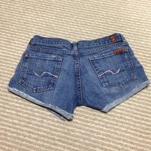 7 for all mankind shorts size 27 7 for all mankind shorts size 27