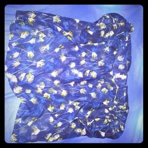 Blue patterned short sleeves light flowing top