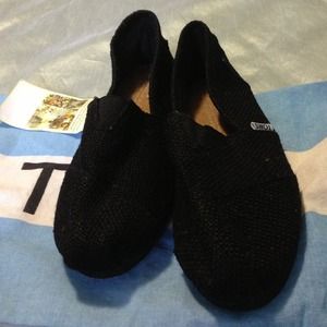 TOMS BRAND NEW
