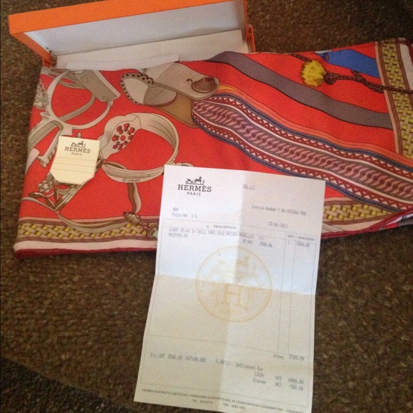 Hermes scraves - Picture 1 of 1