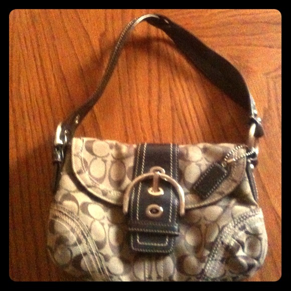 Authentic Coach shoulder bag