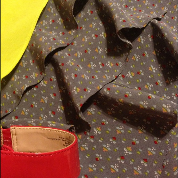 UO Ruffle Shorts! - Picture 2 of 3