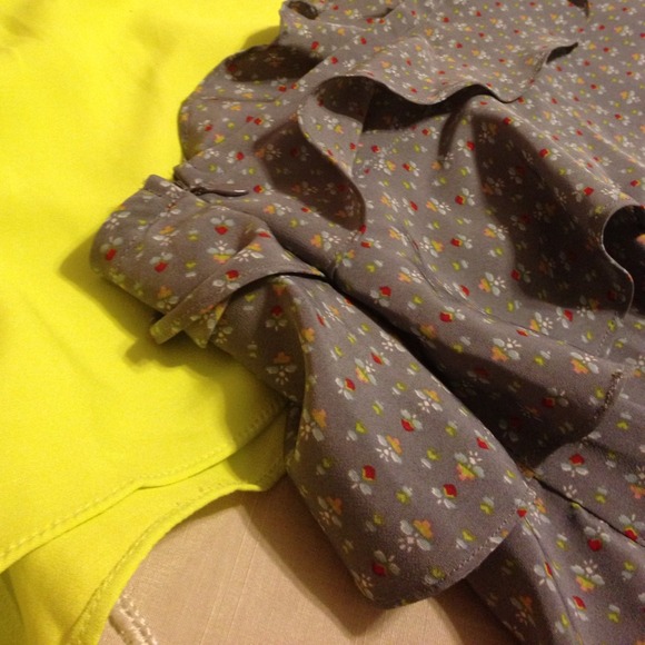 UO Ruffle Shorts! - Picture 3 of 3