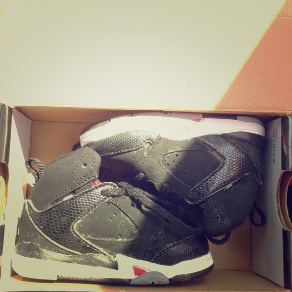 Baby shoes - Picture 1 of 2