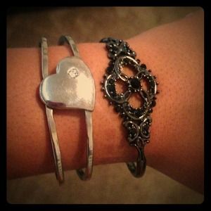 ✋RESERVED FOR @buggirlk✋2 Bracelet Bundle!