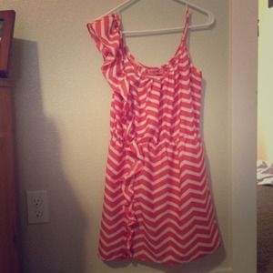 Half shoulder, ruffle line, synched waist, peach