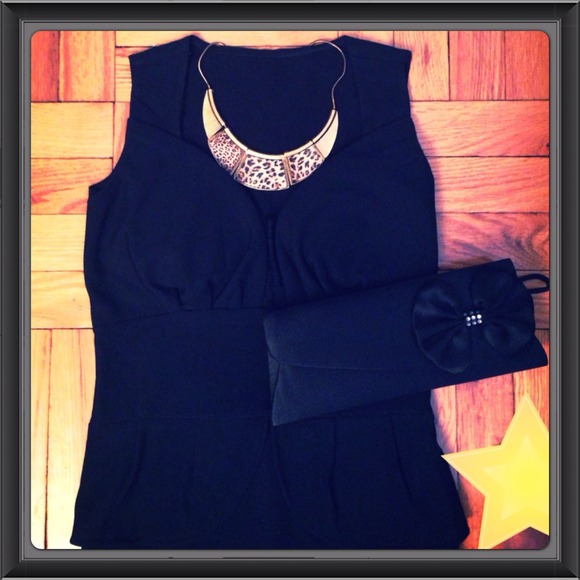 ⛔Sold bundle💕💕Elegant black peplum dress!💕💕 - Picture 2 of 3