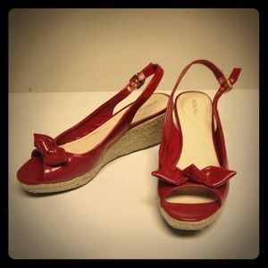Flirty Red Wedges