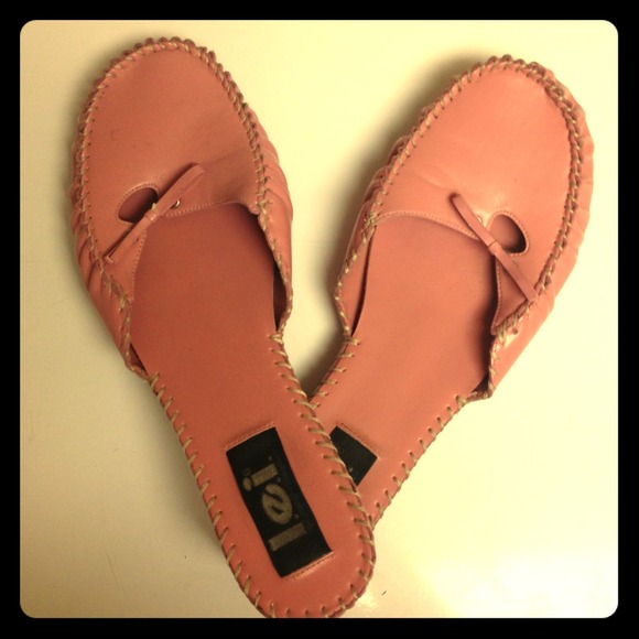 Pink Moccasin-Like Flats