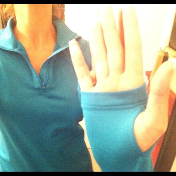 💢SOLD IN A BUNDLE💢Nike DryFit Half Zip Jacket - Picture 3 of 4