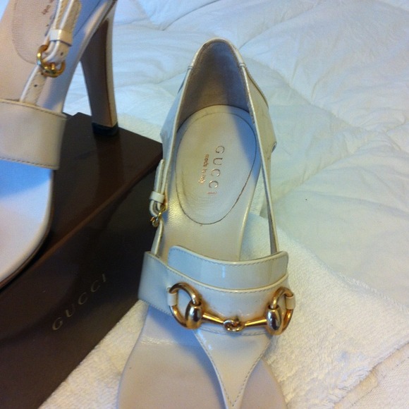 ~ SOLD ~ GUCCI! You know you want em!! - Picture 3 of 4