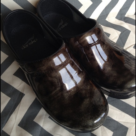 SOLD IN BUNDLE"Liquid metal" Dansko clogs