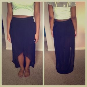 Hi-low pleated black skirt