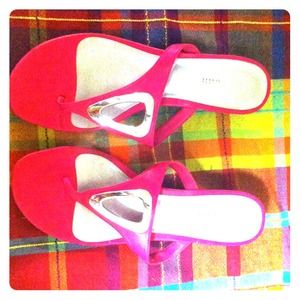 HOT PINK SANDALS