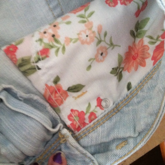 Forever 21 high waisted shorts - Picture 3 of 3
