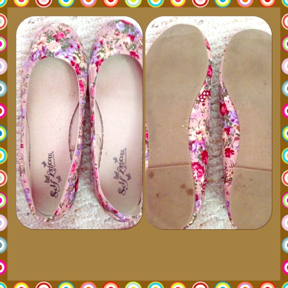 ❗PRICE CUT- $8❗Pink floral flats! 💕