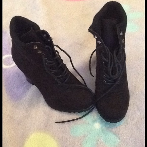 Boots - Picture 2 of 4