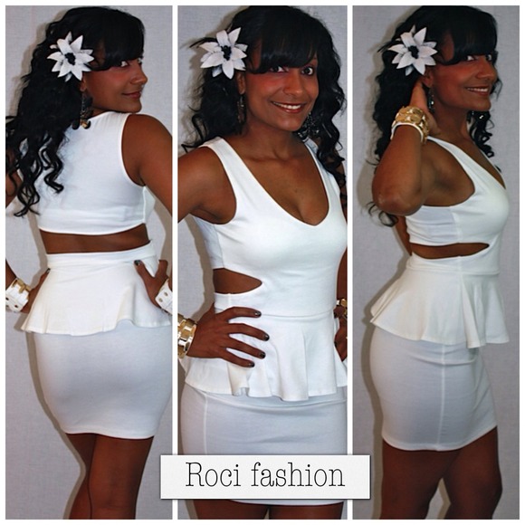 Dress - Picture 1 of 3