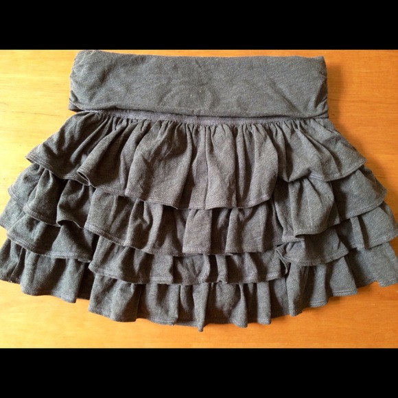 Gilly Hicks Ruffle Skirt - Picture 2 of 3