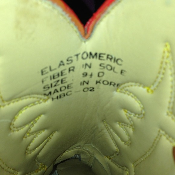 ⚡️MAKE AN OFFER⚡️Hand painted cowboy boots! - Picture 2 of 4