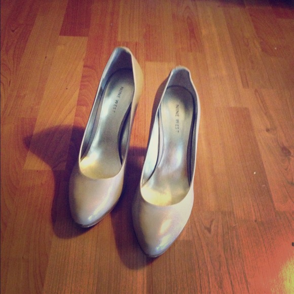Tan/camel color Nine West heels. (Reduced)