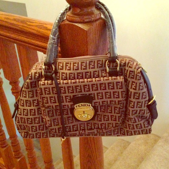 Brown Fendi purse 🎉PRICE CUT!