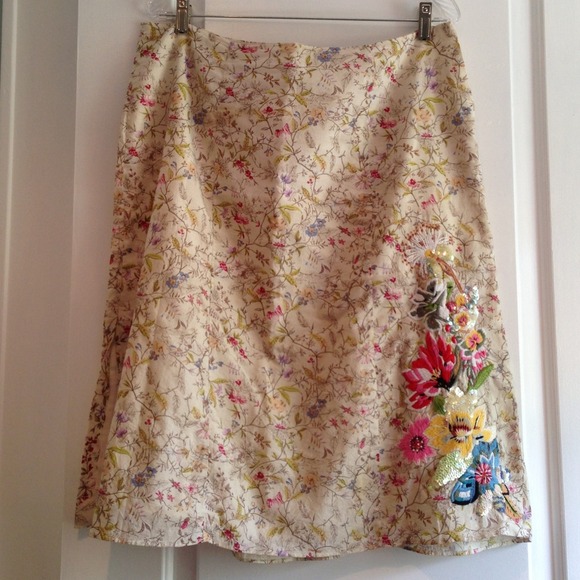 - Anthropologie Skirt. Size 12