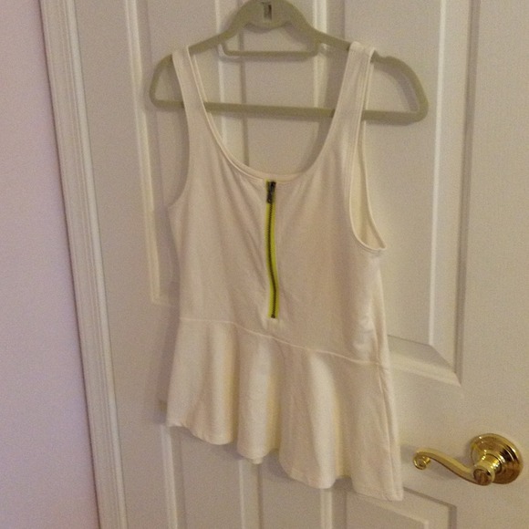 Tank top - Picture 2 of 3