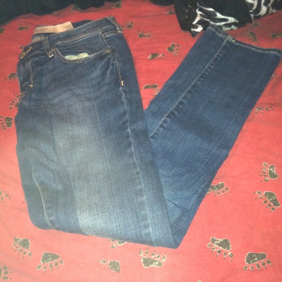 Abercrombie and Fitch NWOT skinny jeans ! - Picture 1 of 2