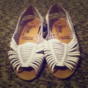 Fooniks white leather sandals