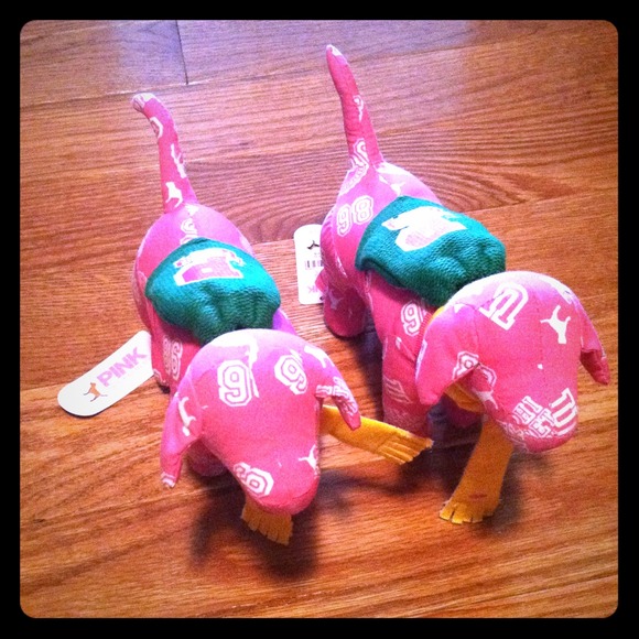 VS Pink dogs