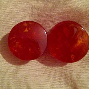 False amber plugs