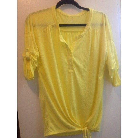 **BUNDLED** NY&CO Yellow Top & WHBM 7.5 Wedges!