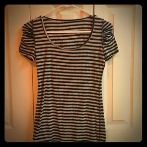 Scoop Neck Shirt with ruched sleeves