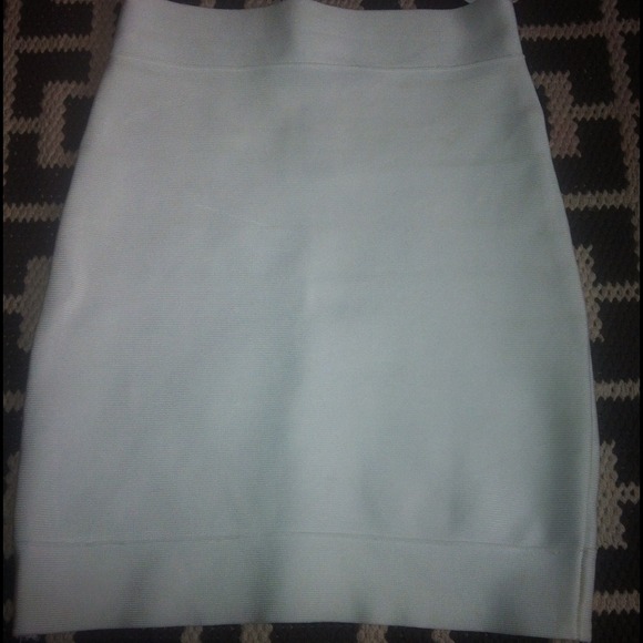 BCBG power skirt