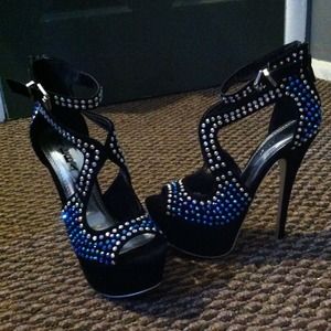 Size 6.5 stiletto pumps