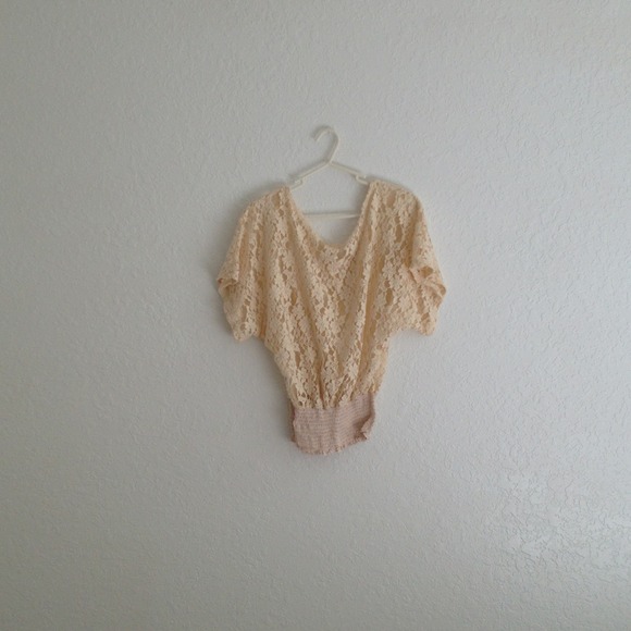 Top/Blouse - Picture 2 of 3