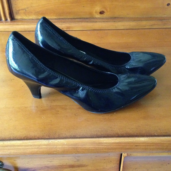Black Pumps