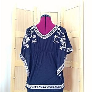 ✨I-N-C Dressy embroidered top✨