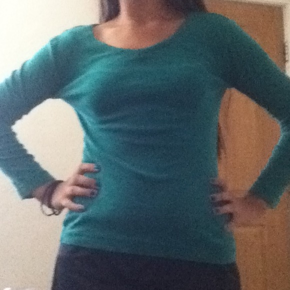 Long sleeve green tee ⛔traded w/ @sccrplayer04