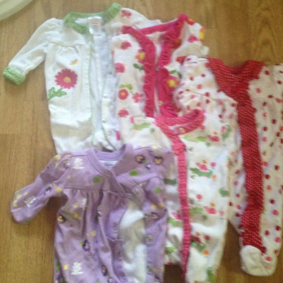 🚫Sold🚫Set of 5 Gymboree newborn sleepers