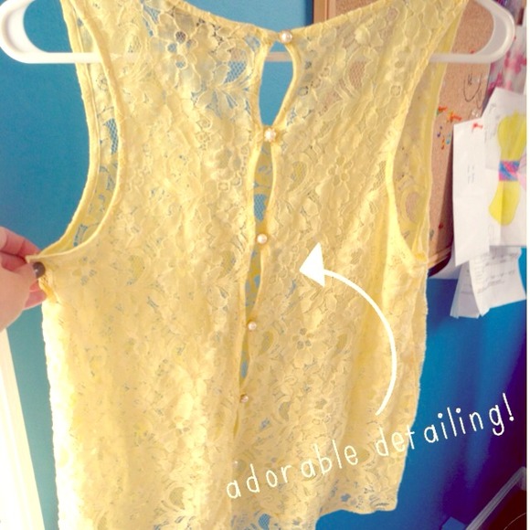Tops - 🚫SOLD 🎉HOST PICK!🎉Button up back yellow lace