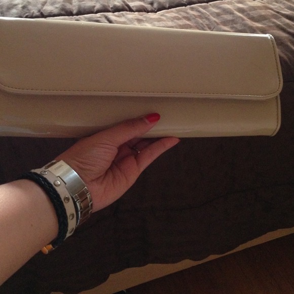 Also nude clutch