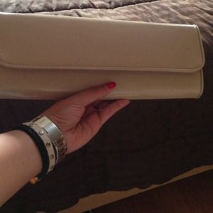 Also nude clutch